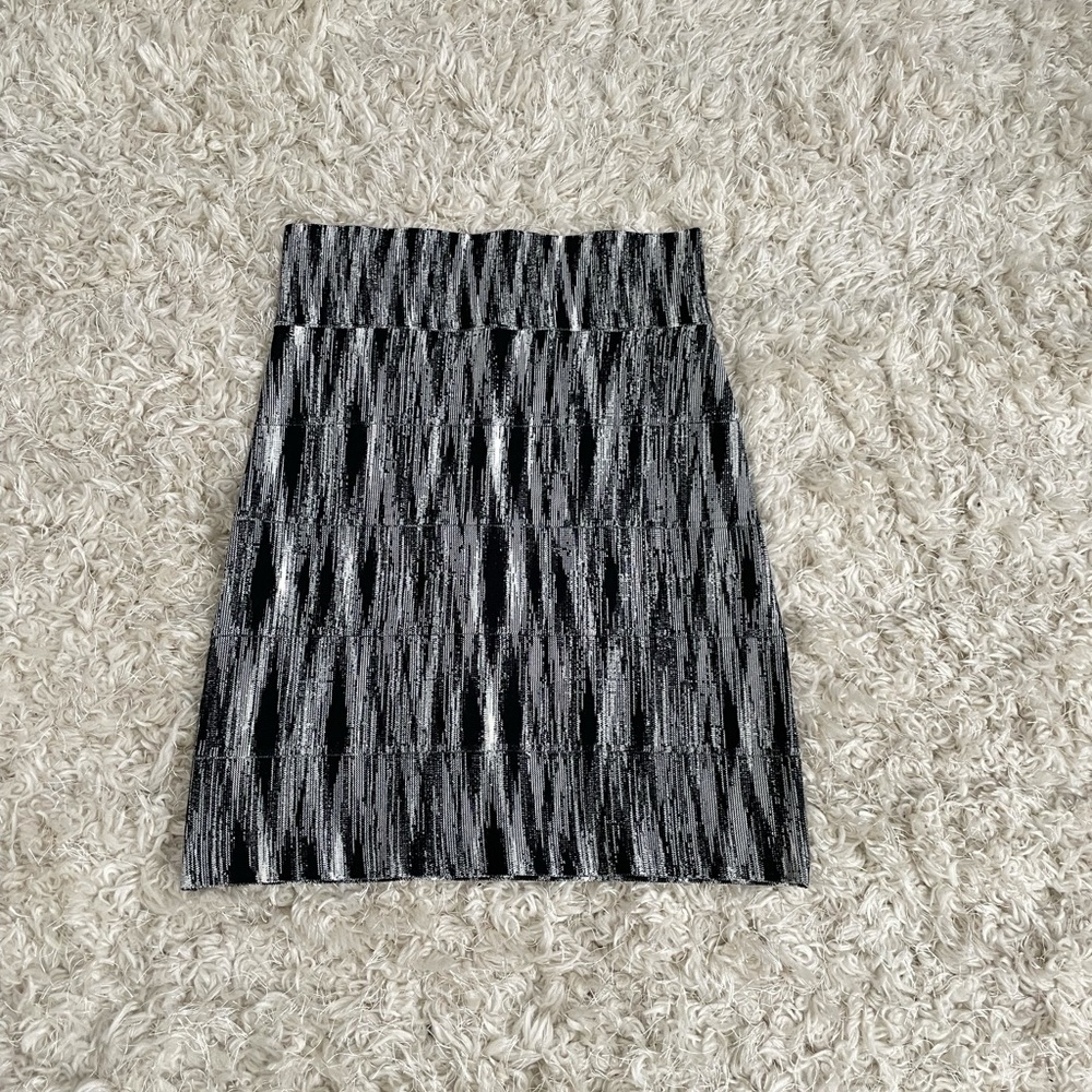 BCBGMAXAZRIAB Black/White Bandage Stretch Skirt